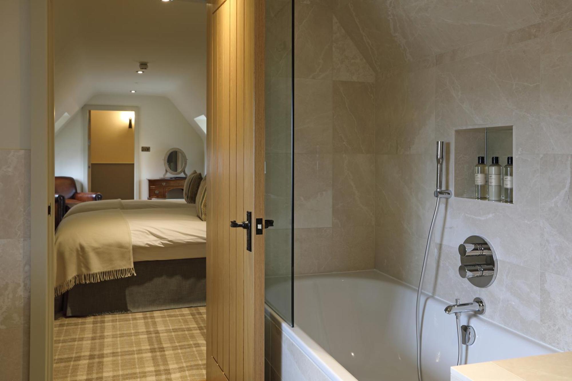 Stanton Harcourt The Harcourt Arms酒店 客房 照片 A bathroom in a hotel