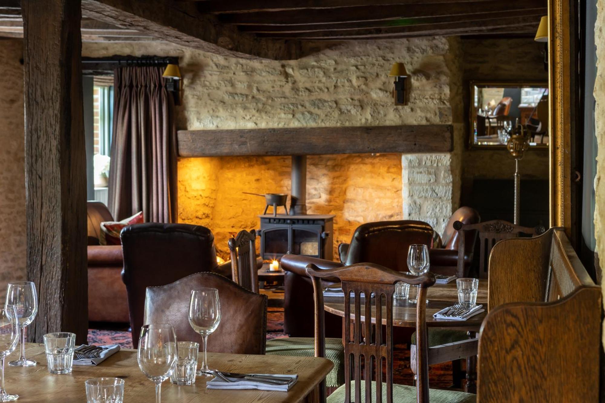 Stanton Harcourt The Harcourt Arms酒店 外观 照片 The interior of the restaurant